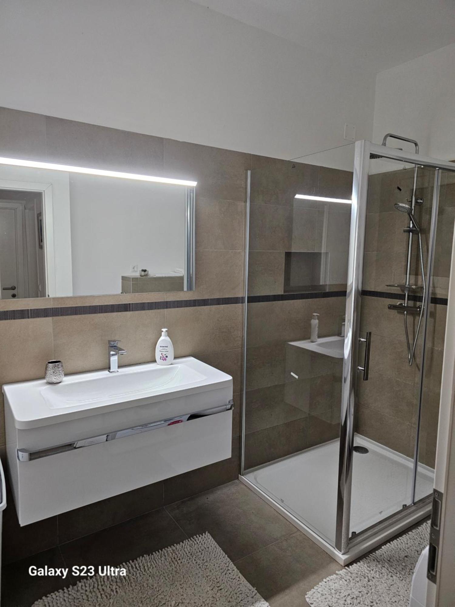Apartmani Dianna Kaštela Exteriör bild