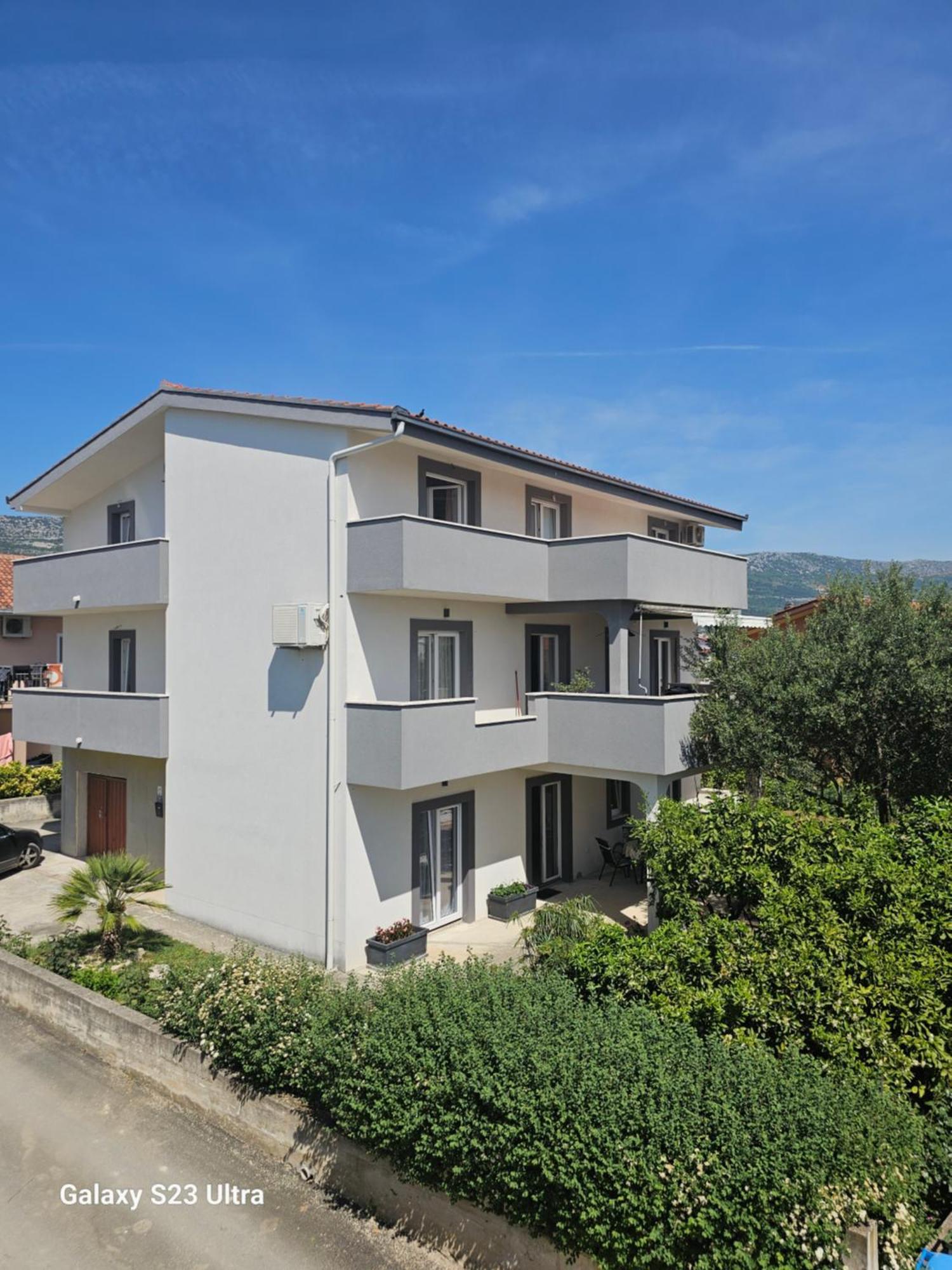 Apartmani Dianna Kaštela Exteriör bild