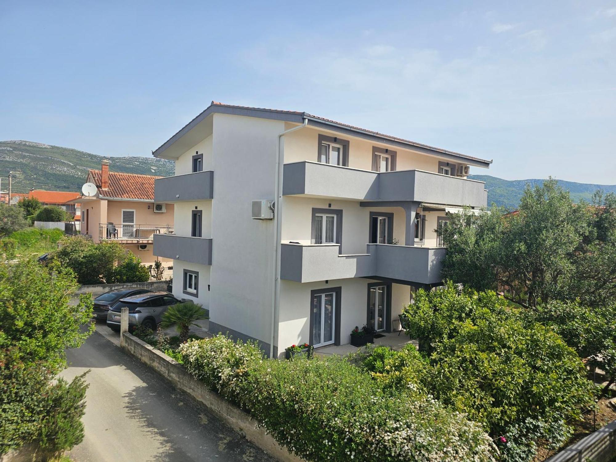 Apartmani Dianna Kaštela Exteriör bild